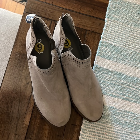 Gray Booties with tags - Picture 2 of 2